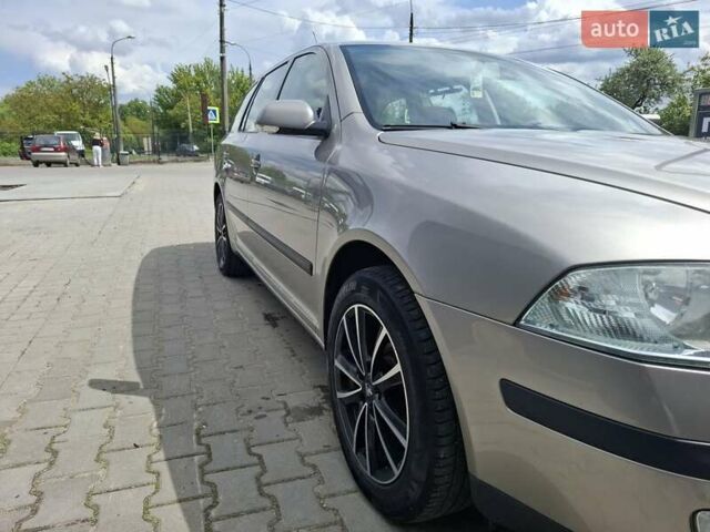 Шкода Октавія 2006 у Хмельницькому на Automoto.ua Бежевий Шкода Октавія, об'ємом двигуна 1.6 л та пробігом 225 тис. км за 6999 $, фото 1 на Automoto.ua