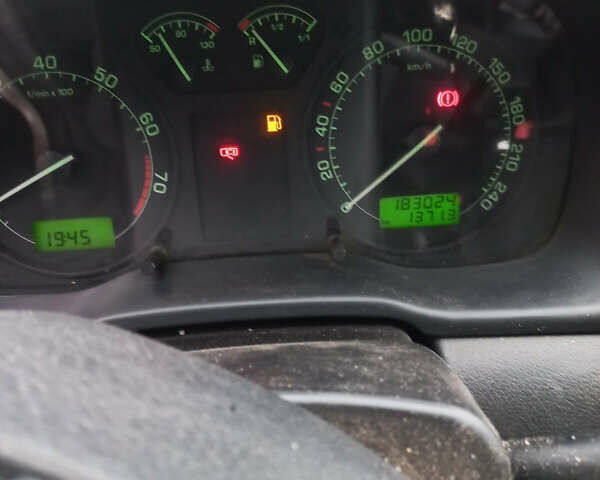 Бежевый Шкода Октавия, объемом двигателя 1.6 л и пробегом 183 тыс. км за 4799 $, фото 5 на Automoto.ua