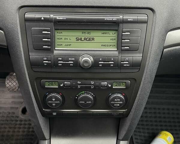 Бежевий Шкода Октавія, об'ємом двигуна 1.6 л та пробігом 217 тис. км за 6100 $, фото 18 на Automoto.ua