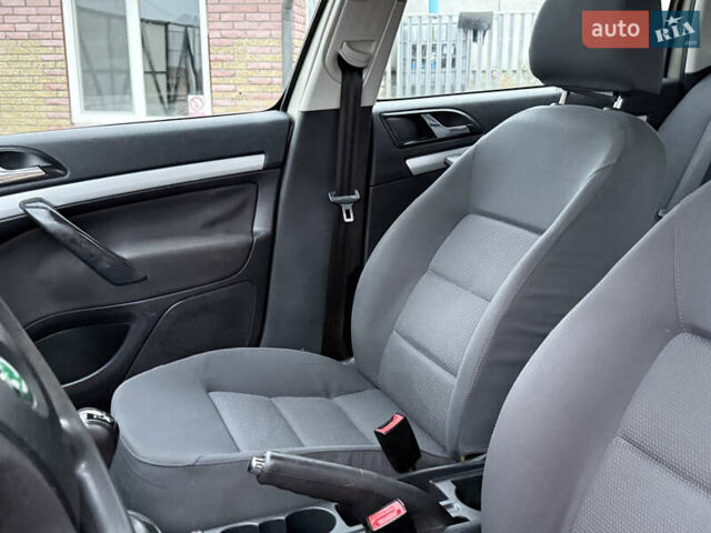 Бежевий Шкода Октавія, об'ємом двигуна 1.6 л та пробігом 206 тис. км за 4950 $, фото 24 на Automoto.ua