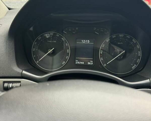 Бежевый Шкода Октавия, объемом двигателя 1.97 л и пробегом 275 тыс. км за 5200 $, фото 5 на Automoto.ua