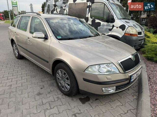 Бежевий Шкода Октавія, об'ємом двигуна 2 л та пробігом 218 тис. км за 5500 $, фото 2 на Automoto.ua