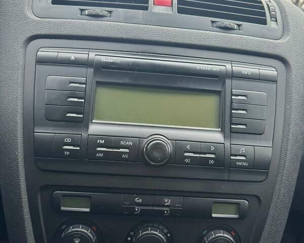 Бежевый Шкода Октавия, объемом двигателя 1.97 л и пробегом 275 тыс. км за 5200 $, фото 8 на Automoto.ua