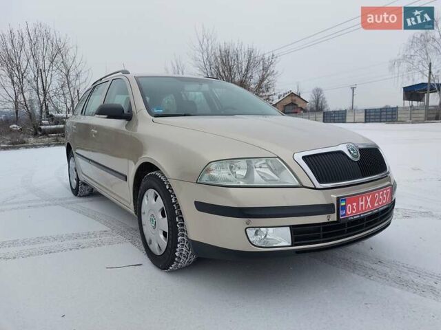 Бежевый Шкода Октавия, объемом двигателя 1.6 л и пробегом 200 тыс. км за 6300 $, фото 2 на Automoto.ua