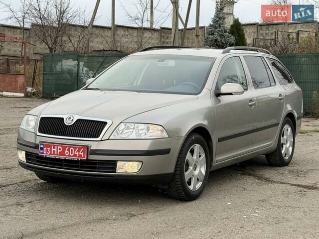 Бежевий Шкода Октавія, об'ємом двигуна 1.6 л та пробігом 217 тис. км за 6100 $, фото 4 на Automoto.ua