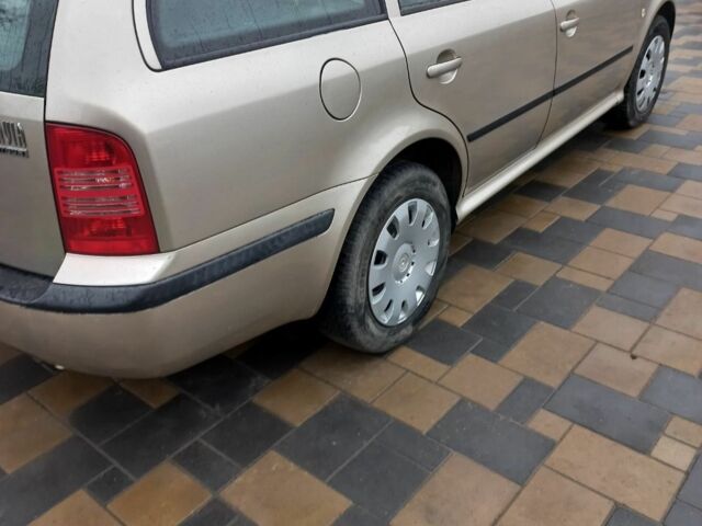 Бежевый Шкода Октавия, объемом двигателя 0 л и пробегом 183 тыс. км за 5517 $, фото 4 на Automoto.ua