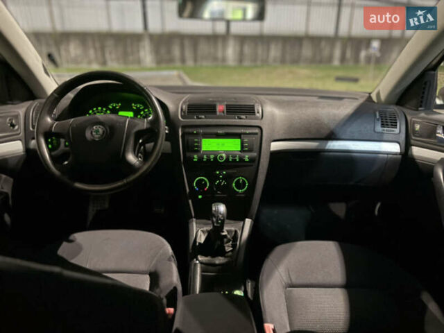 Бежевый Шкода Октавия, объемом двигателя 1.9 л и пробегом 300 тыс. км за 2850 $, фото 19 на Automoto.ua