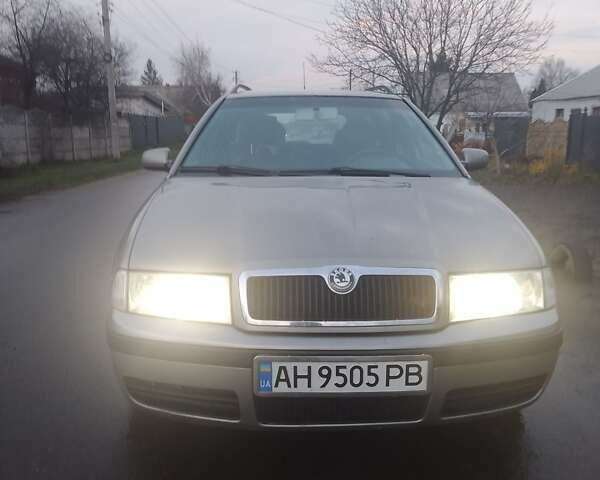 Бежевый Шкода Октавия, объемом двигателя 1.8 л и пробегом 230 тыс. км за 5600 $, фото 2 на Automoto.ua