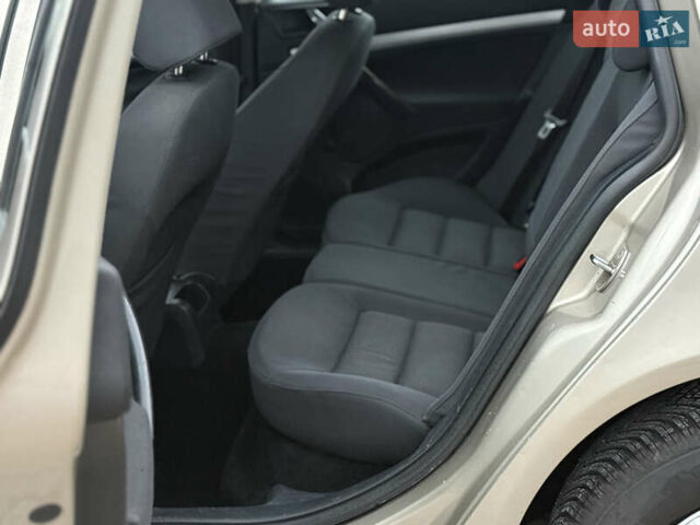 Бежевий Шкода Октавія, об'ємом двигуна 1.6 л та пробігом 206 тис. км за 4950 $, фото 25 на Automoto.ua
