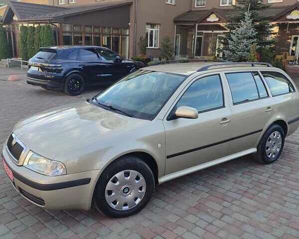 Бежевый Шкода Октавия, объемом двигателя 1.6 л и пробегом 212 тыс. км за 5700 $, фото 3 на Automoto.ua