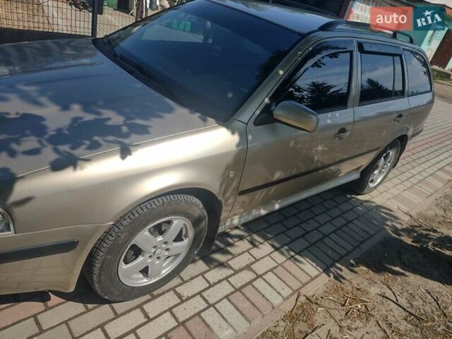 Бежевый Шкода Октавия, объемом двигателя 1.6 л и пробегом 260 тыс. км за 5200 $, фото 3 на Automoto.ua