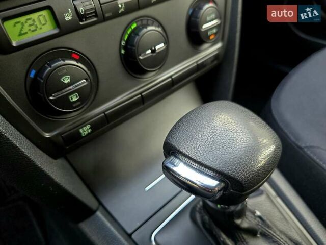Бежевый Шкода Октавия, объемом двигателя 1.6 л и пробегом 228 тыс. км за 6700 $, фото 112 на Automoto.ua