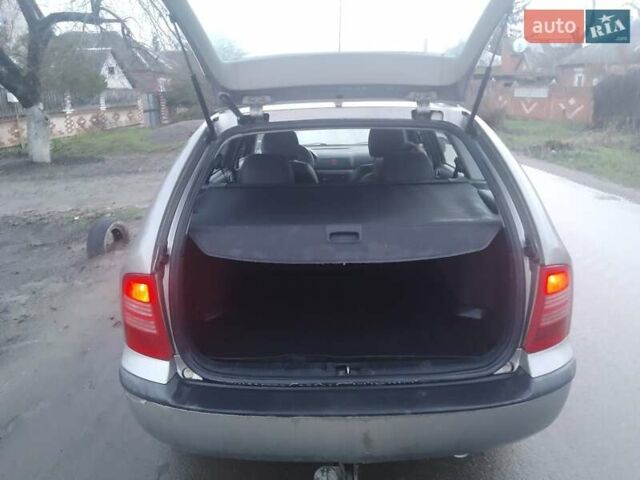 Бежевый Шкода Октавия, объемом двигателя 1.8 л и пробегом 230 тыс. км за 5600 $, фото 9 на Automoto.ua