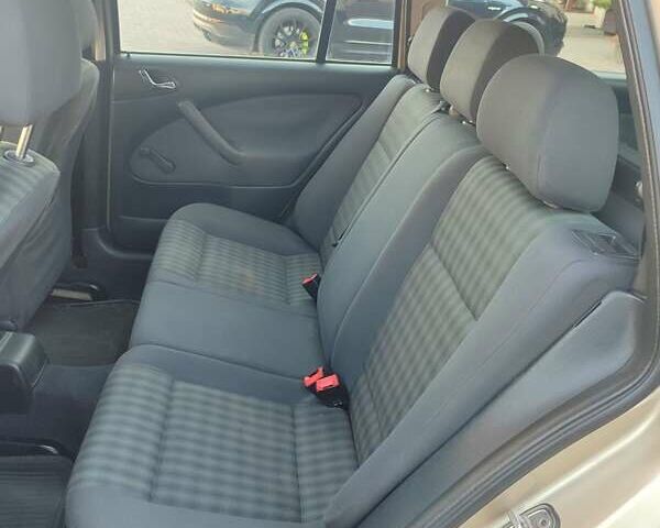 Бежевый Шкода Октавия, объемом двигателя 1.6 л и пробегом 212 тыс. км за 5600 $, фото 21 на Automoto.ua