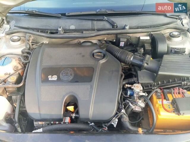 Бежевий Шкода Октавія, об'ємом двигуна 1.6 л та пробігом 239 тис. км за 6000 $, фото 31 на Automoto.ua