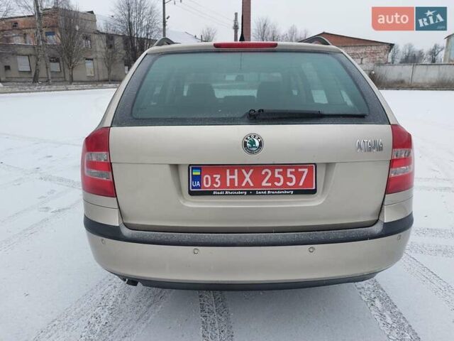 Бежевый Шкода Октавия, объемом двигателя 1.6 л и пробегом 200 тыс. км за 6300 $, фото 8 на Automoto.ua