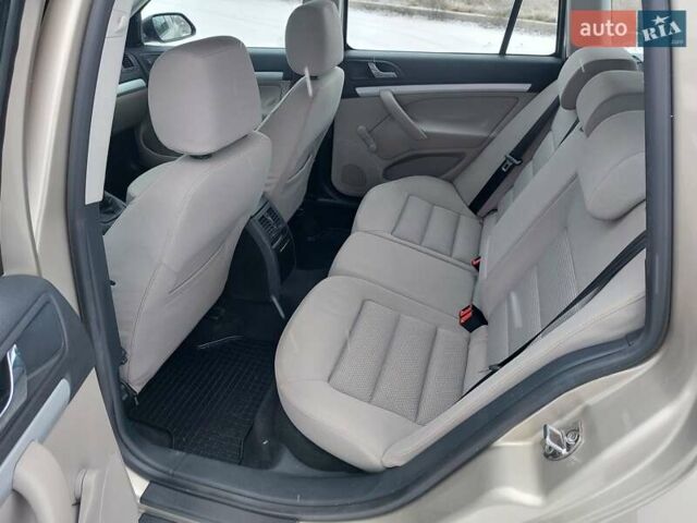 Бежевый Шкода Октавия, объемом двигателя 1.6 л и пробегом 200 тыс. км за 6300 $, фото 13 на Automoto.ua