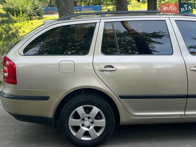 Бежевий Шкода Октавія, об'ємом двигуна 2 л та пробігом 310 тис. км за 5490 $, фото 4 на Automoto.ua