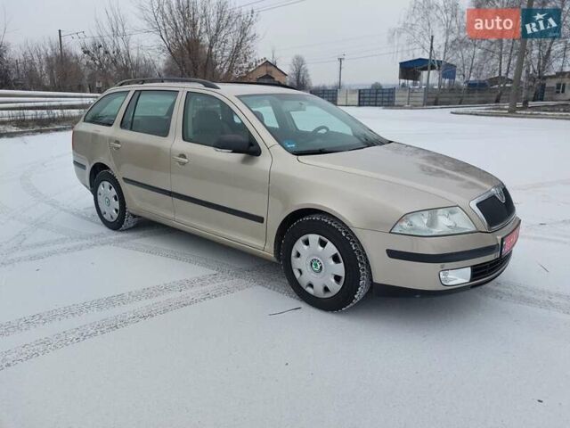 Бежевый Шкода Октавия, объемом двигателя 1.6 л и пробегом 200 тыс. км за 6300 $, фото 4 на Automoto.ua