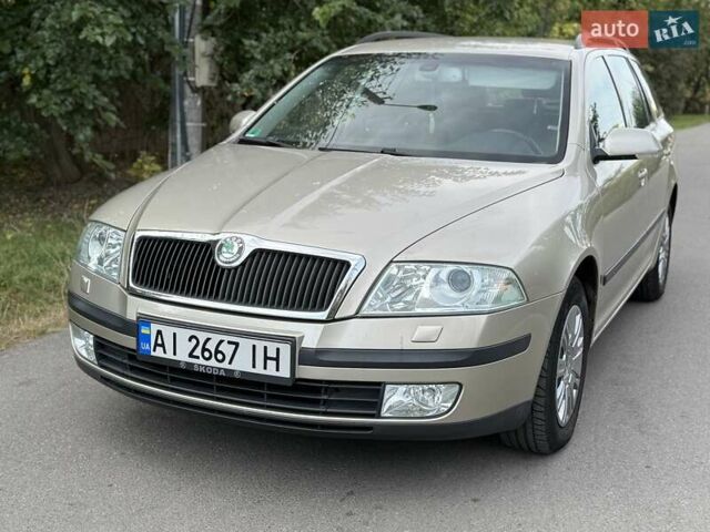 Бежевый Шкода Октавия, объемом двигателя 2 л и пробегом 218 тыс. км за 6800 $, фото 2 на Automoto.ua