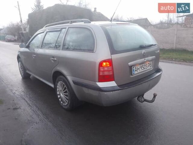 Бежевый Шкода Октавия, объемом двигателя 1.8 л и пробегом 230 тыс. км за 5600 $, фото 6 на Automoto.ua