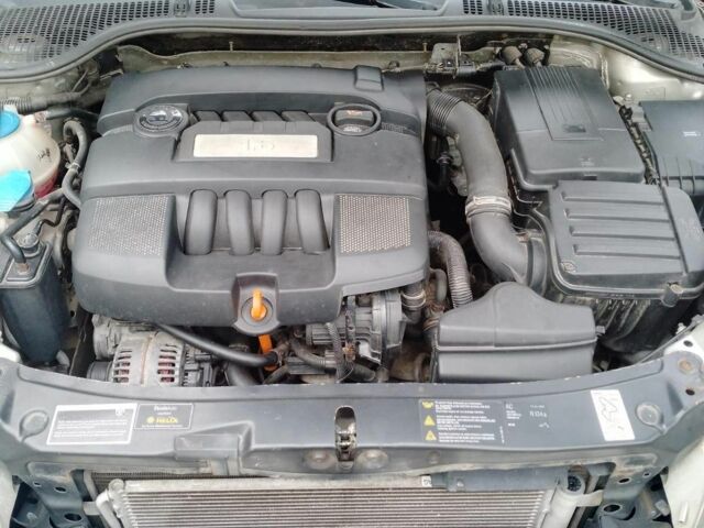 Бежевый Шкода Октавия, объемом двигателя 0 л и пробегом 175 тыс. км за 6399 $, фото 6 на Automoto.ua