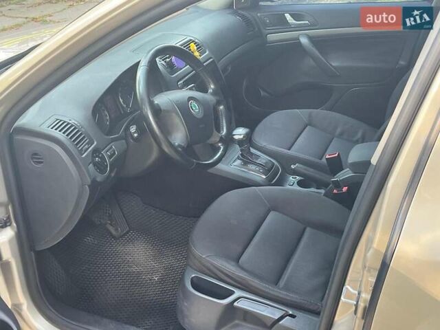 Бежевий Шкода Октавія, об'ємом двигуна 2 л та пробігом 310 тис. км за 5490 $, фото 21 на Automoto.ua
