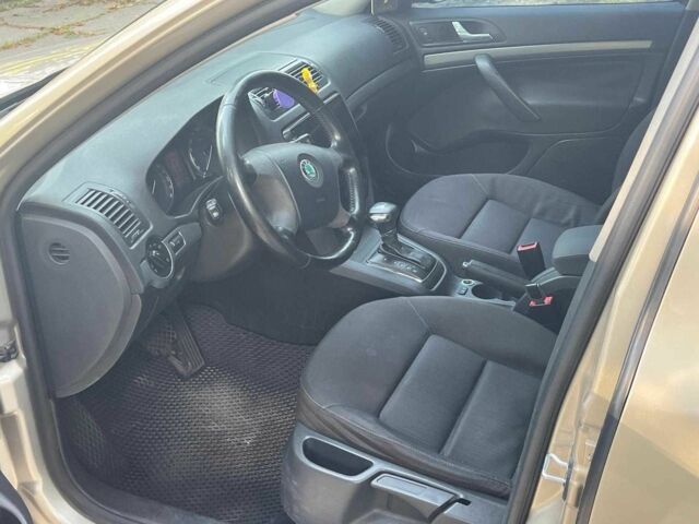 Бежевий Шкода Октавія, об'ємом двигуна 2 л та пробігом 310 тис. км за 5290 $, фото 21 на Automoto.ua