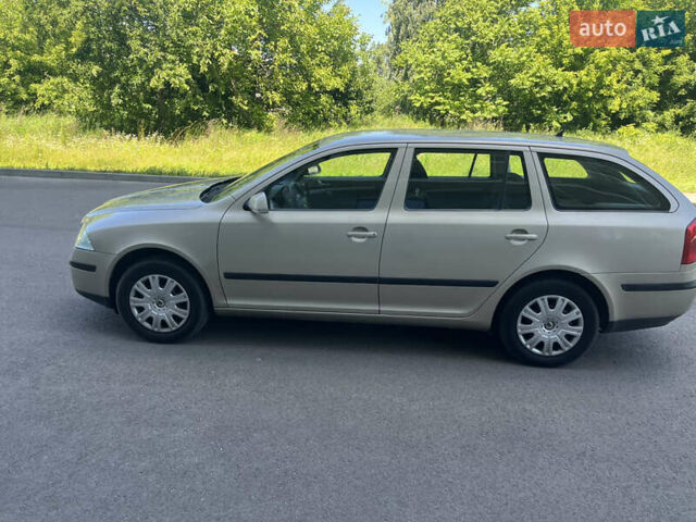 Бежевий Шкода Октавія, об'ємом двигуна 1.6 л та пробігом 145 тис. км за 5500 $, фото 2 на Automoto.ua