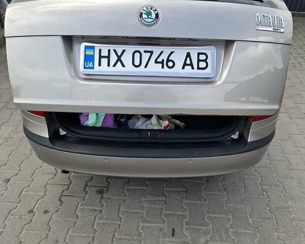Шкода Октавія 2006 у Хмельницькому на Automoto.ua Бежевий Шкода Октавія, об'ємом двигуна 1.6 л та пробігом 225 тис. км за 6999 $, фото 10 на Automoto.ua