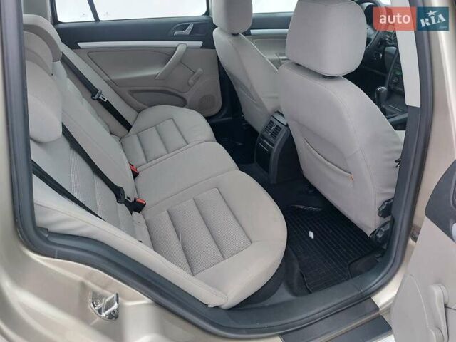 Бежевый Шкода Октавия, объемом двигателя 1.6 л и пробегом 200 тыс. км за 6300 $, фото 14 на Automoto.ua