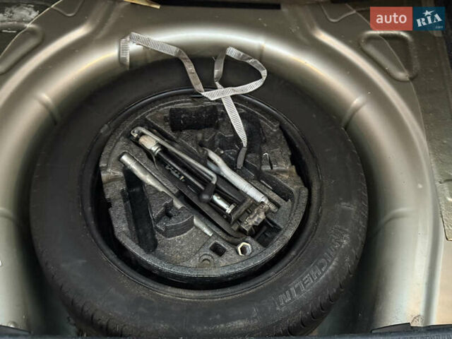 Бежевий Шкода Октавія, об'ємом двигуна 1.6 л та пробігом 206 тис. км за 4950 $, фото 30 на Automoto.ua