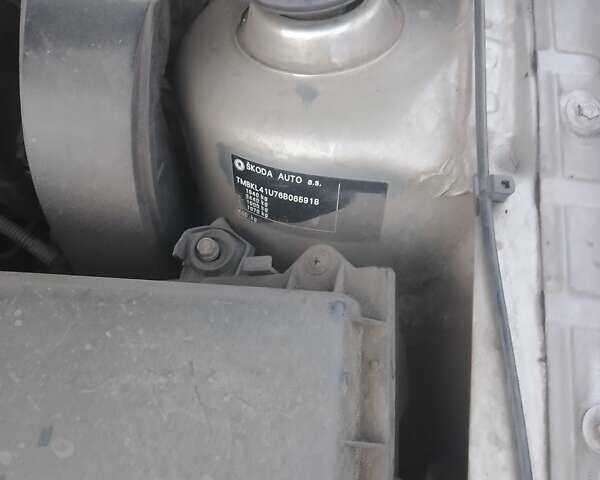 Бежевый Шкода Октавия, объемом двигателя 1.8 л и пробегом 230 тыс. км за 5600 $, фото 25 на Automoto.ua