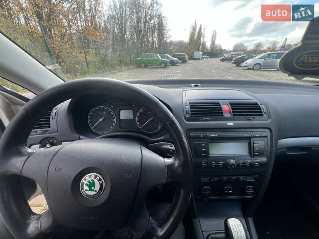 Бежевый Шкода Октавия, объемом двигателя 1.6 л и пробегом 230 тыс. км за 5000 $, фото 6 на Automoto.ua