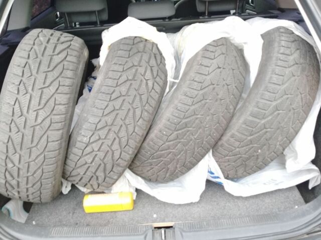 Бежевый Шкода Октавия, объемом двигателя 0 л и пробегом 175 тыс. км за 6399 $, фото 7 на Automoto.ua