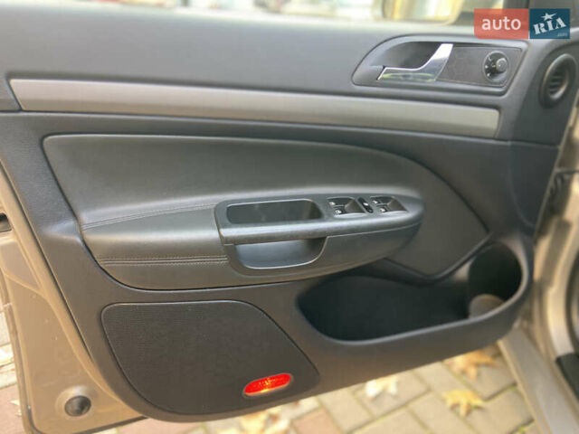 Бежевый Шкода Октавия, объемом двигателя 1.98 л и пробегом 250 тыс. км за 5850 $, фото 7 на Automoto.ua