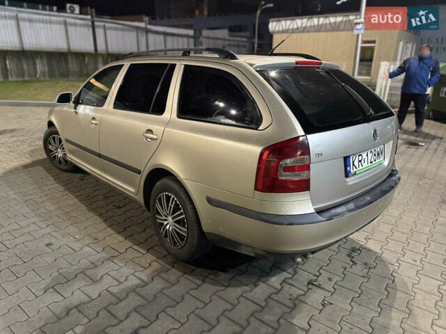 Бежевый Шкода Октавия, объемом двигателя 1.9 л и пробегом 300 тыс. км за 2850 $, фото 5 на Automoto.ua