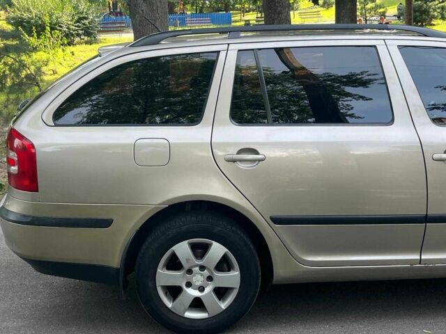 Бежевий Шкода Октавія, об'ємом двигуна 2 л та пробігом 310 тис. км за 5290 $, фото 5 на Automoto.ua