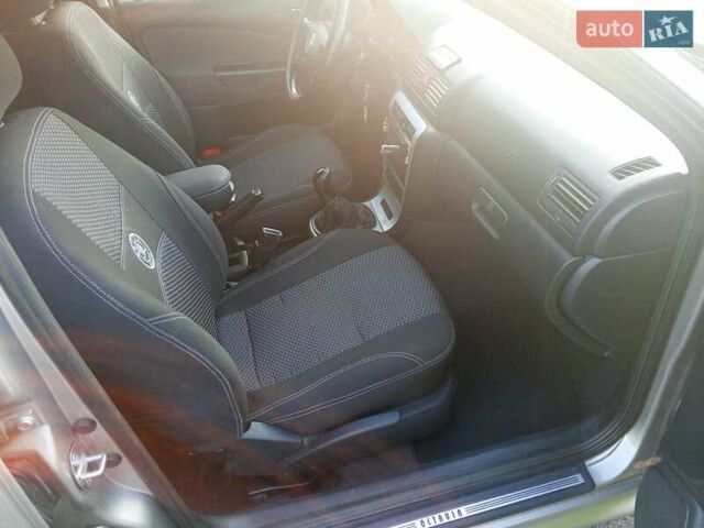 Бежевий Шкода Октавія, об'ємом двигуна 1.6 л та пробігом 239 тис. км за 6000 $, фото 27 на Automoto.ua