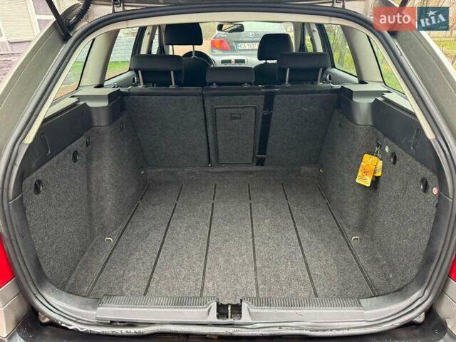 Бежевый Шкода Октавия, объемом двигателя 1.97 л и пробегом 275 тыс. км за 5200 $, фото 4 на Automoto.ua