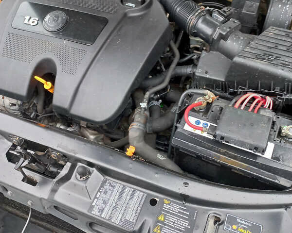 Бежевый Шкода Октавия, объемом двигателя 1.6 л и пробегом 183 тыс. км за 4799 $, фото 6 на Automoto.ua