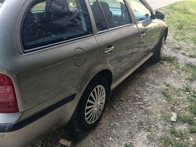 Бежевый Шкода Октавия, объемом двигателя 1.8 л и пробегом 230 тыс. км за 4200 $, фото 5 на Automoto.ua