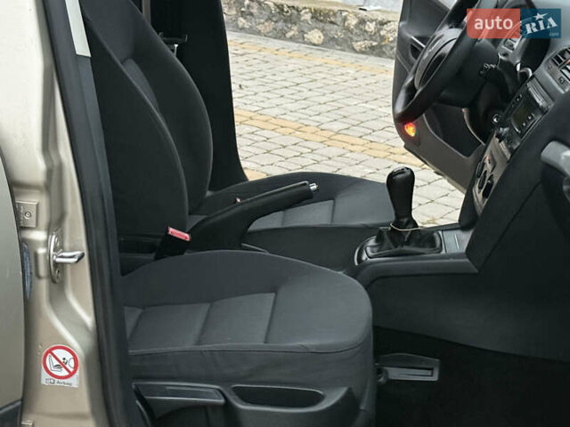 Бежевий Шкода Октавія, об'ємом двигуна 1.6 л та пробігом 206 тис. км за 4950 $, фото 32 на Automoto.ua