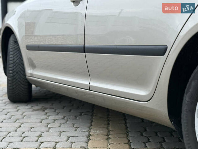 Бежевий Шкода Октавія, об'ємом двигуна 1.6 л та пробігом 206 тис. км за 4950 $, фото 5 на Automoto.ua