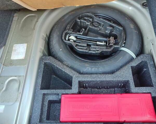 Бежевый Шкода Октавия, объемом двигателя 1.6 л и пробегом 212 тыс. км за 5700 $, фото 22 на Automoto.ua