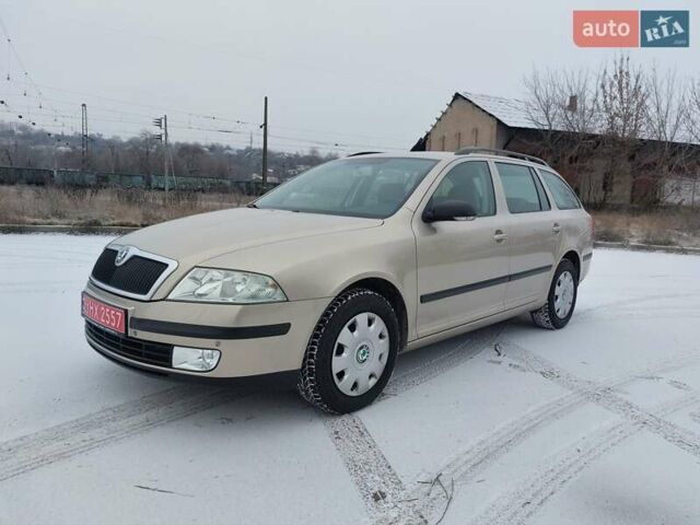 Бежевый Шкода Октавия, объемом двигателя 1.6 л и пробегом 200 тыс. км за 6300 $, фото 5 на Automoto.ua