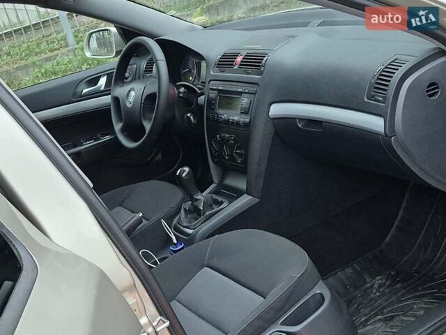 Бежевый Шкода Октавия, объемом двигателя 1.6 л и пробегом 194 тыс. км за 6350 $, фото 28 на Automoto.ua