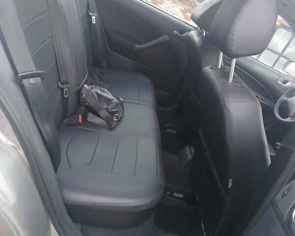 Бежевый Шкода Октавия, объемом двигателя 1.8 л и пробегом 230 тыс. км за 5600 $, фото 15 на Automoto.ua