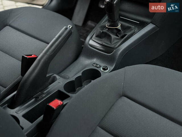 Бежевий Шкода Октавія, об'ємом двигуна 1.6 л та пробігом 206 тис. км за 4950 $, фото 18 на Automoto.ua