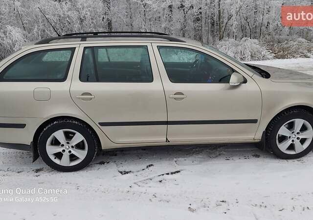 Бежевый Шкода Октавия, объемом двигателя 2 л и пробегом 300 тыс. км за 6200 $, фото 2 на Automoto.ua